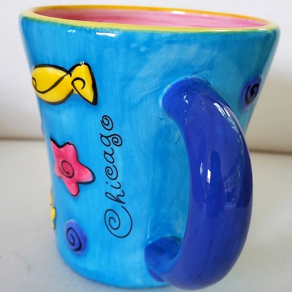 CHICAGO Souvenir Mug Hand-Painted & Embossed Design - Picture 1 of 9